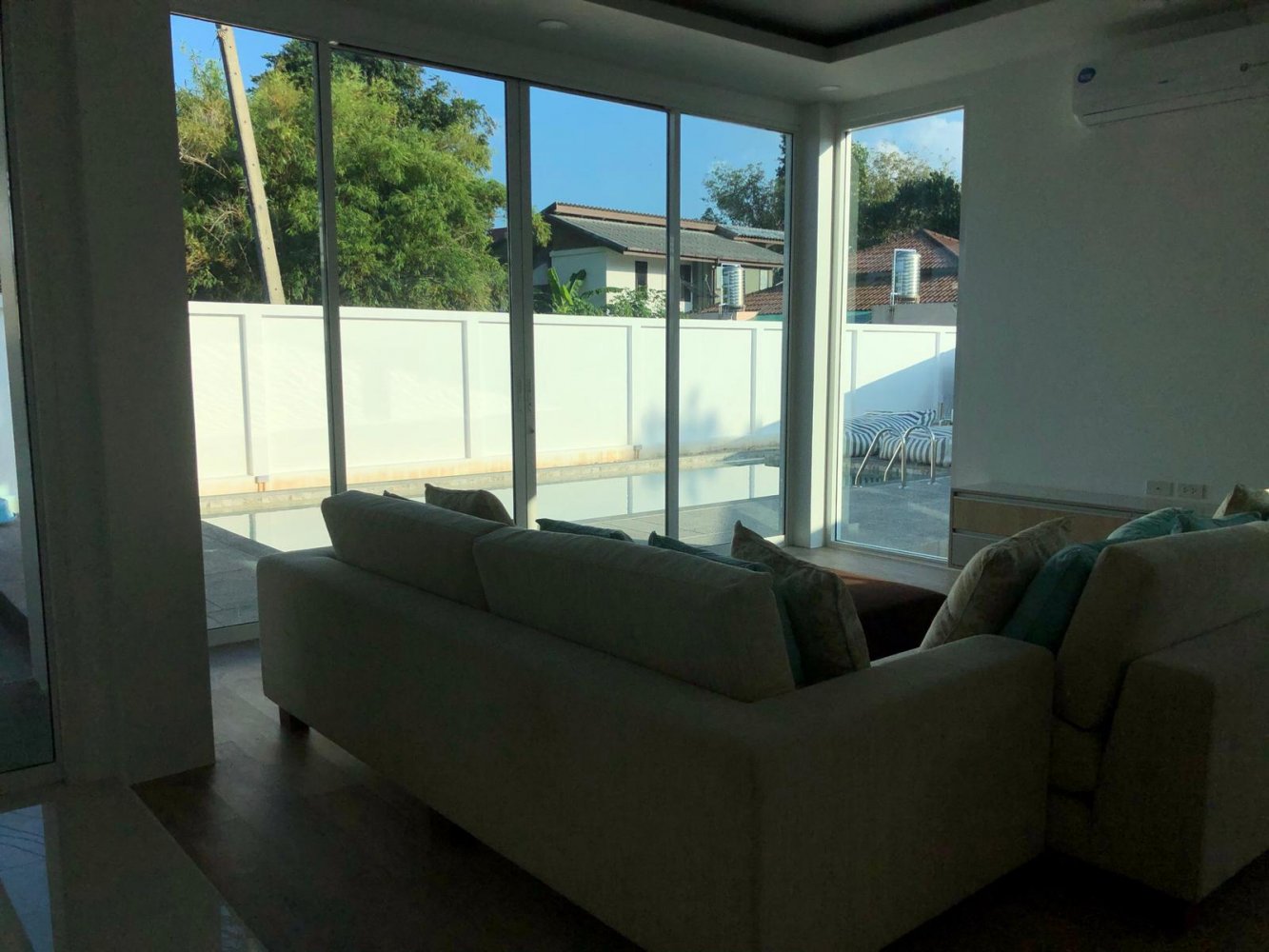 Property image - full photo 10