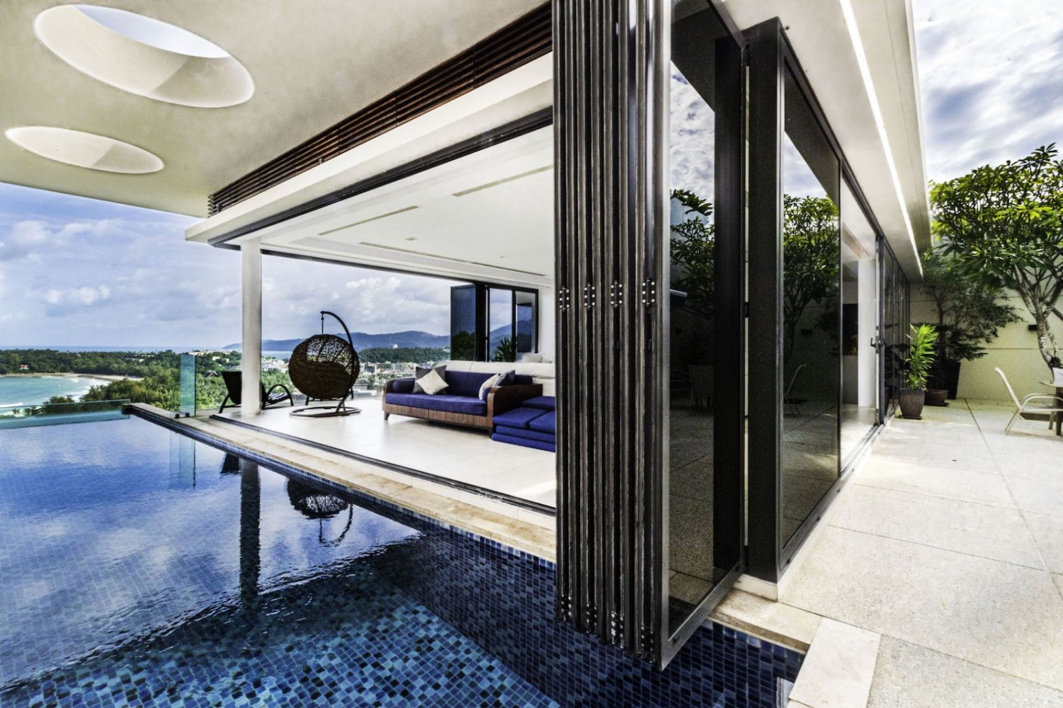 Property image - full photo 2