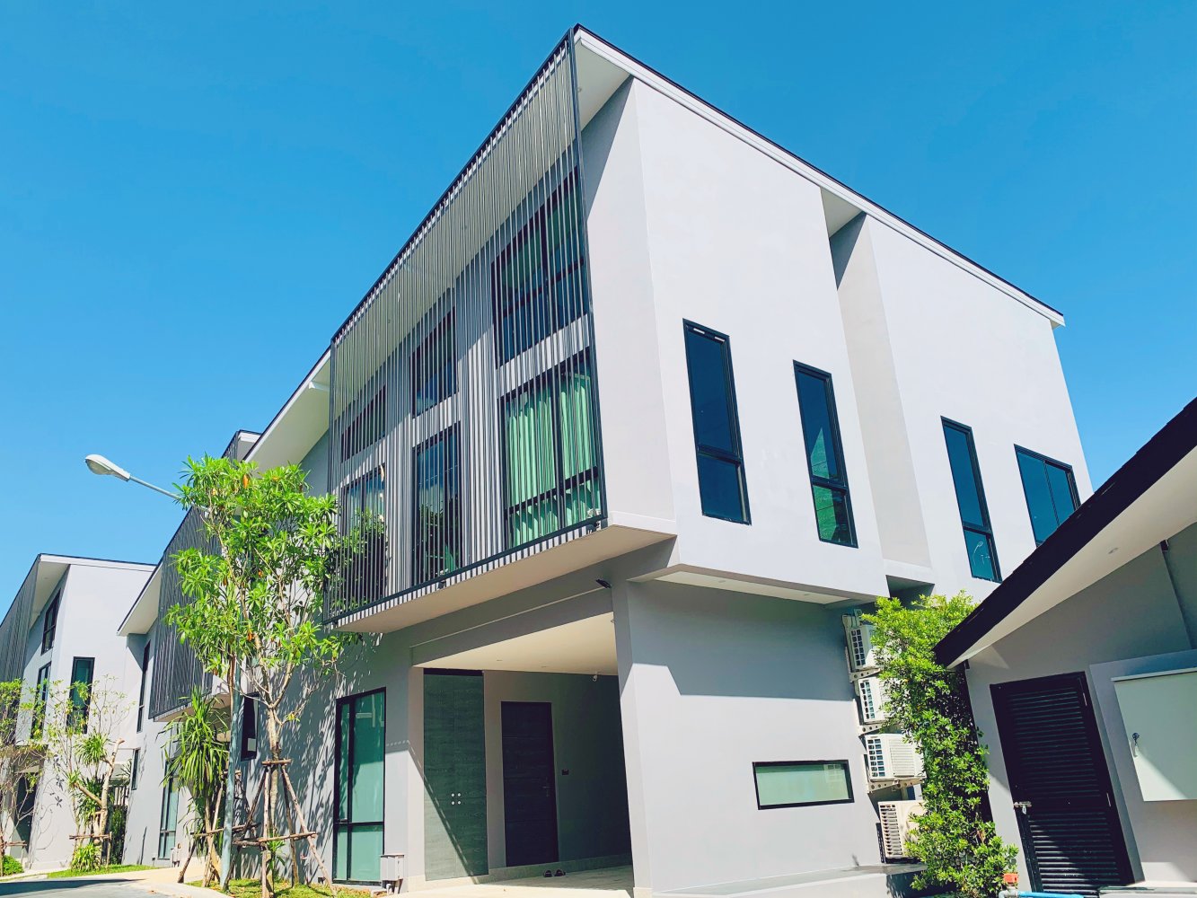 Property image - full photo 1