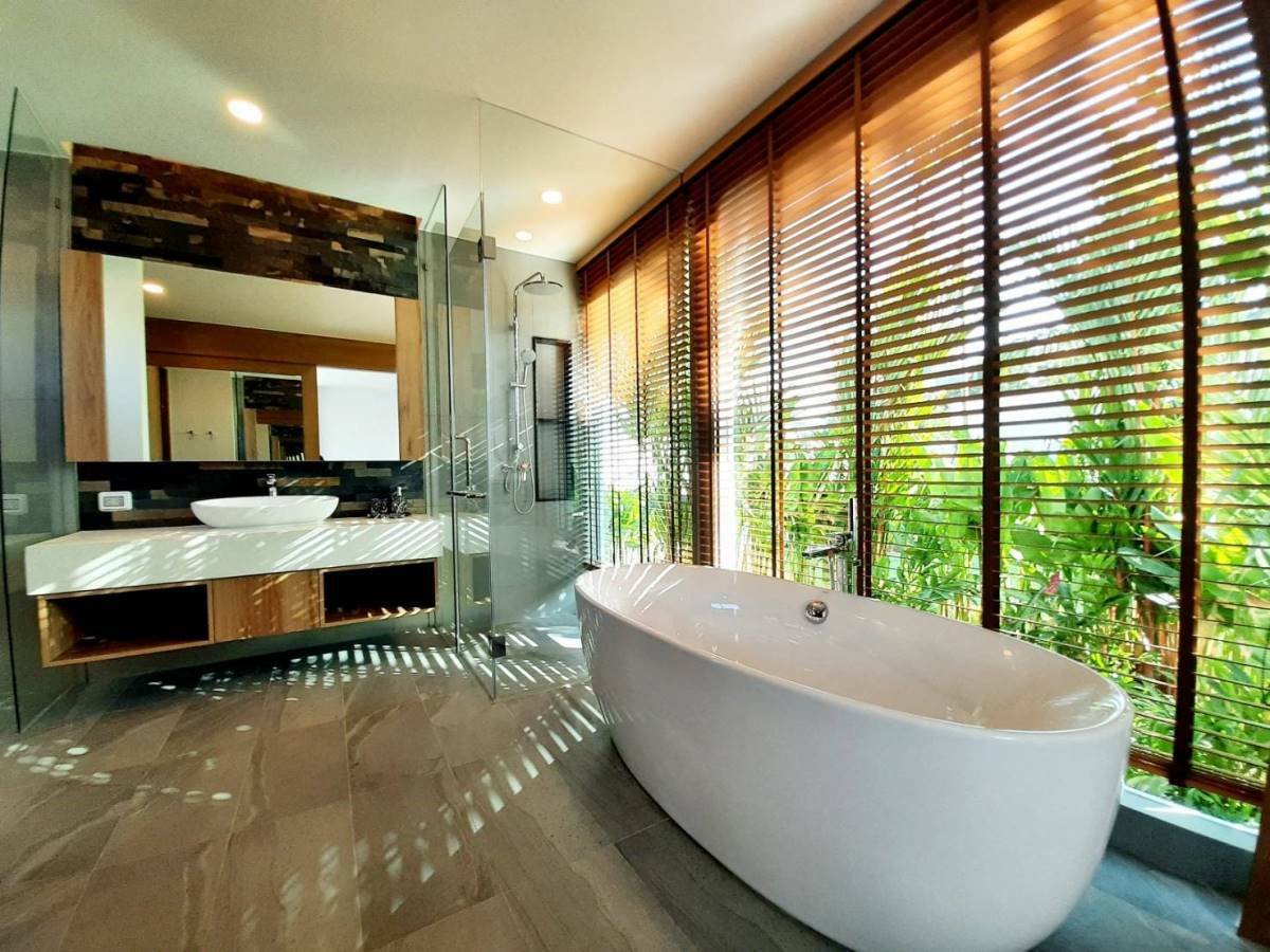 Property image - full photo 9