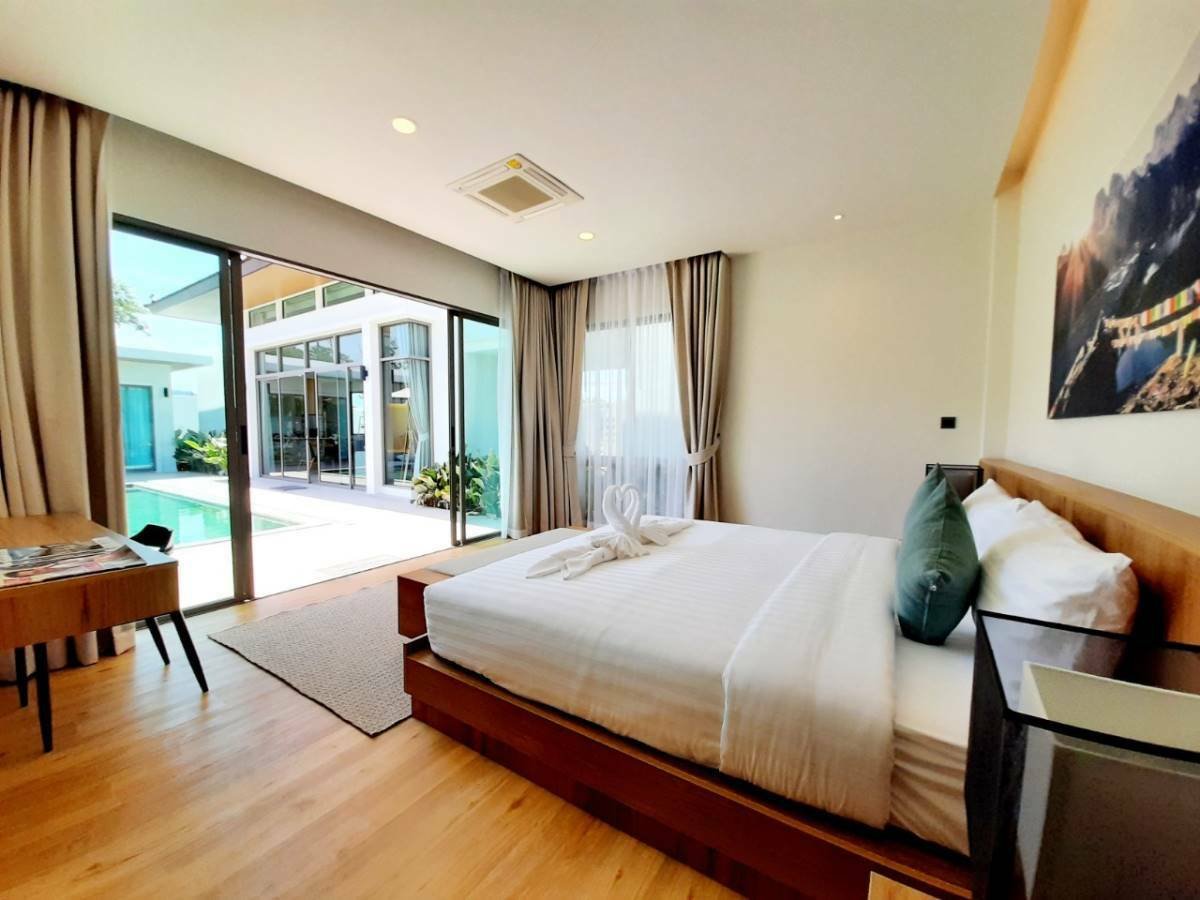 Property image - full photo 18