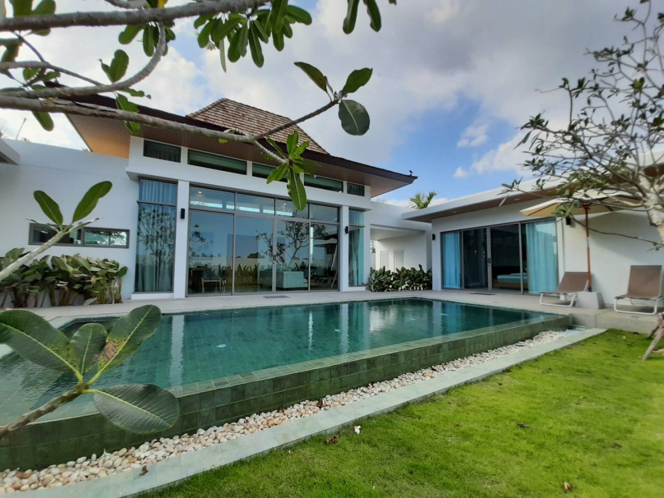 Property image - full photo 17
