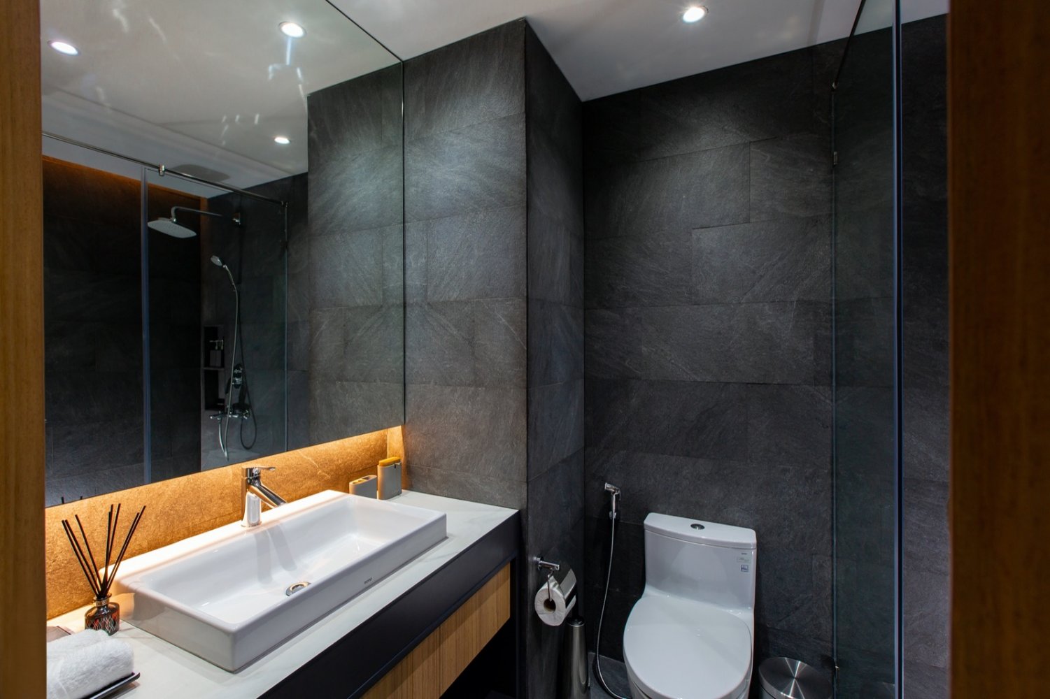 Property image - full photo 16