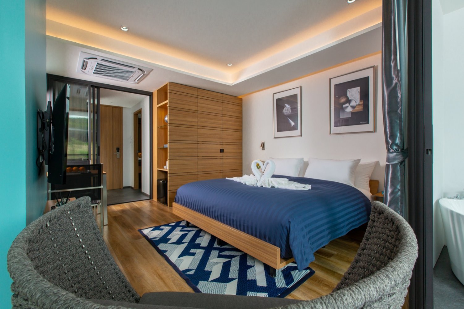 Property image - full photo 2