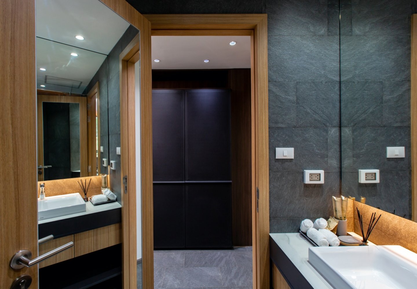 Property image - full photo 15