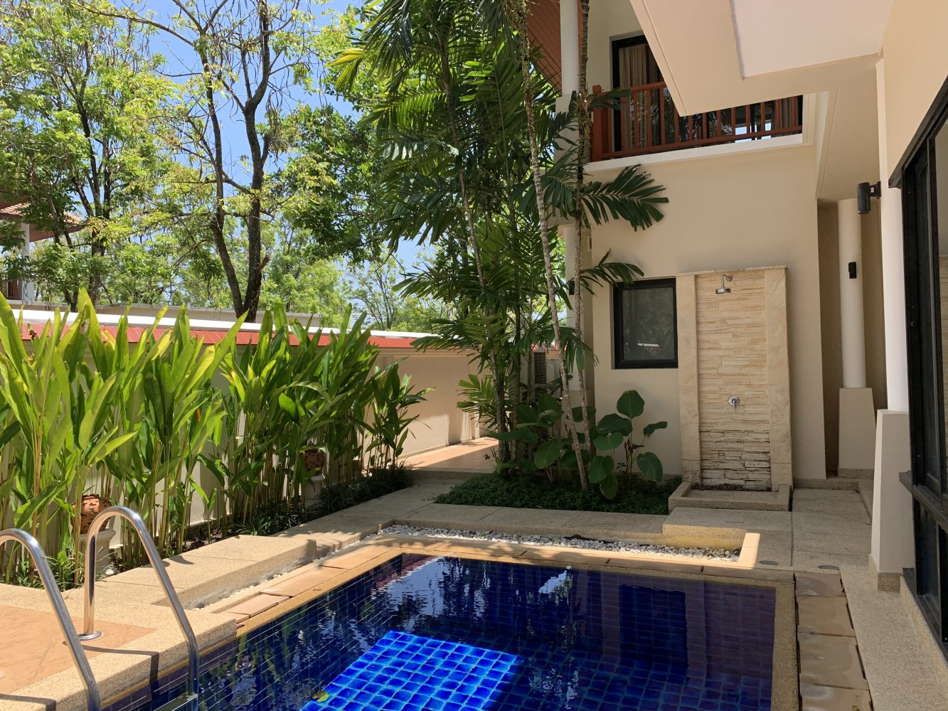 Property image - full photo 3