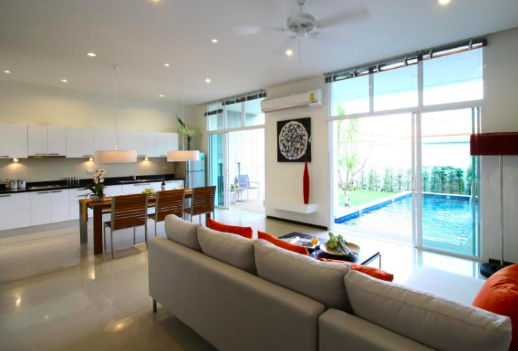 Property image - full photo 4