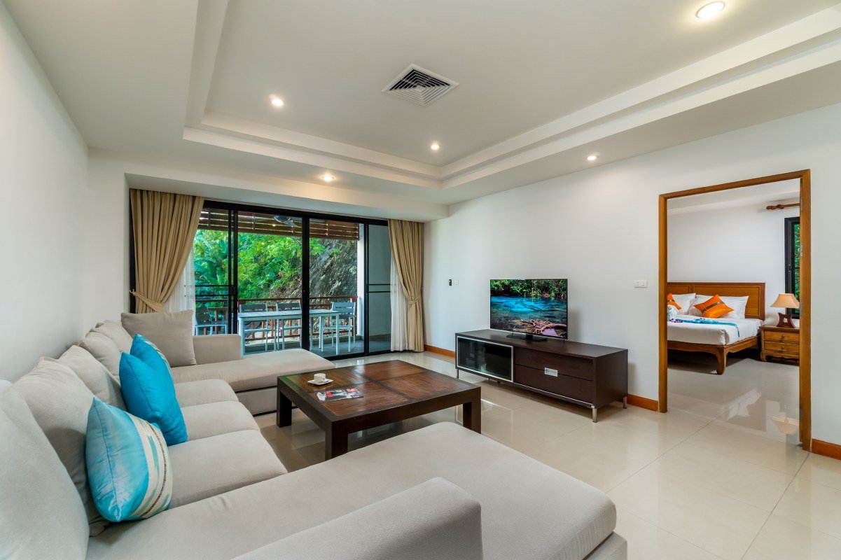 Property image - full photo 2