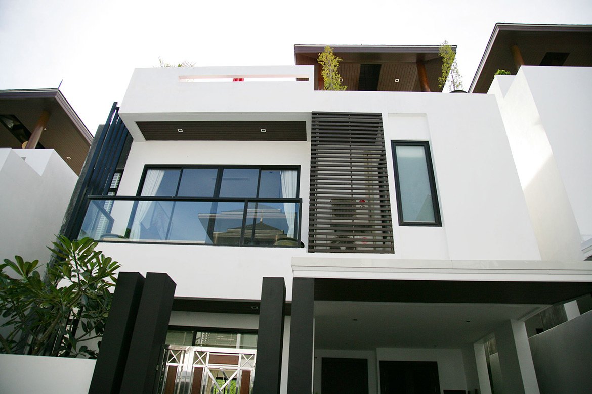 Property image - full photo 2