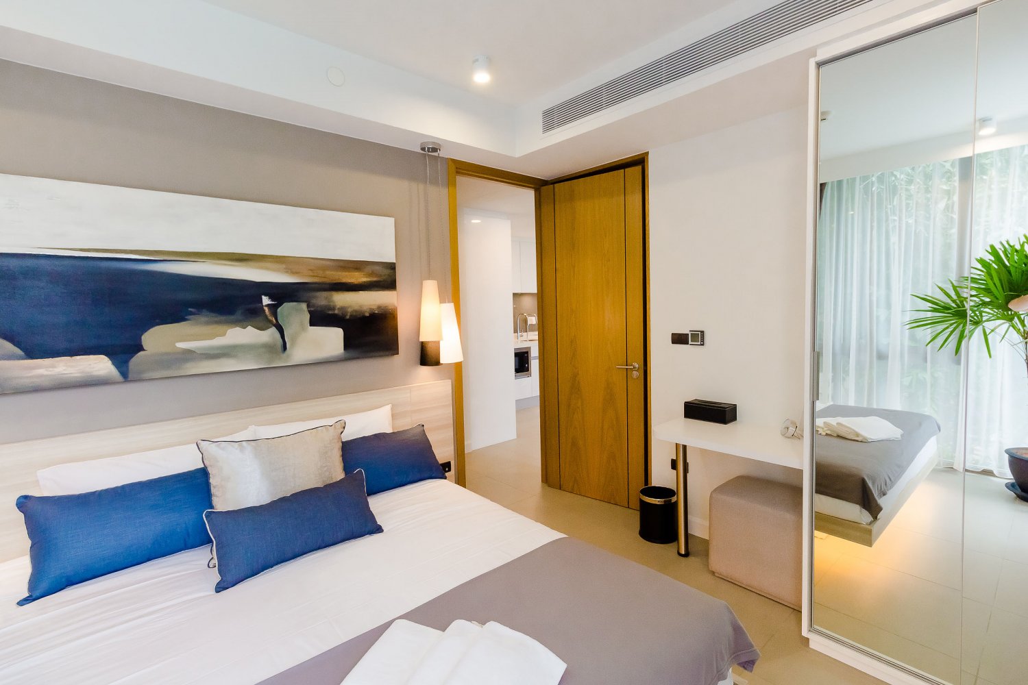 Property image - full photo 3