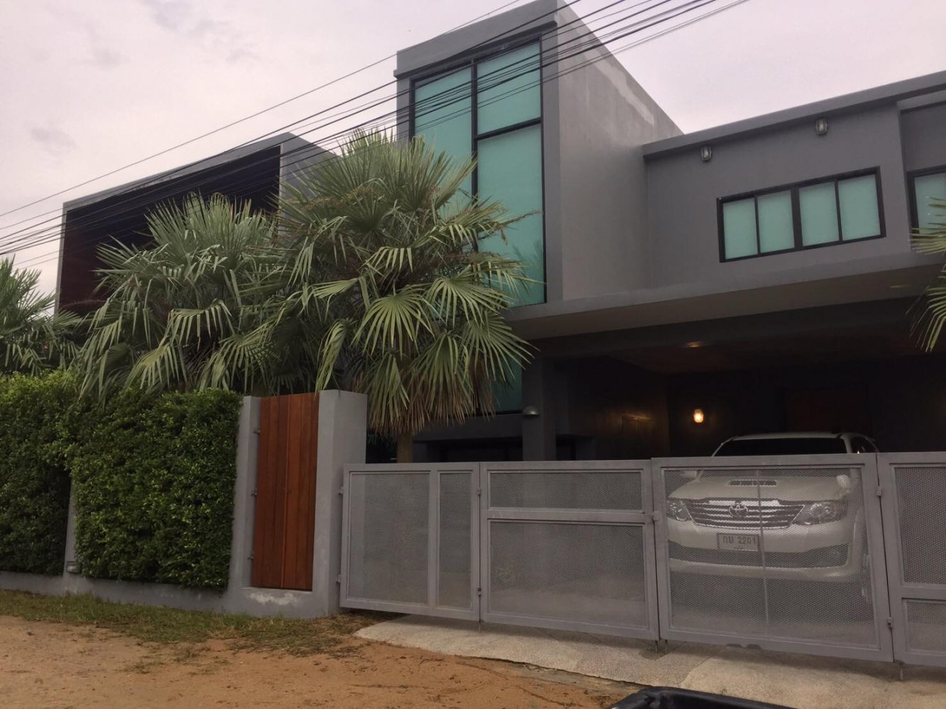 Property image - full photo 4