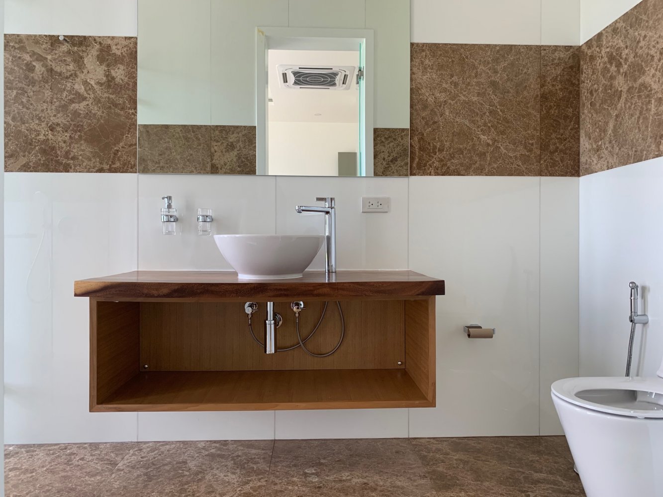 Property image - full photo 28