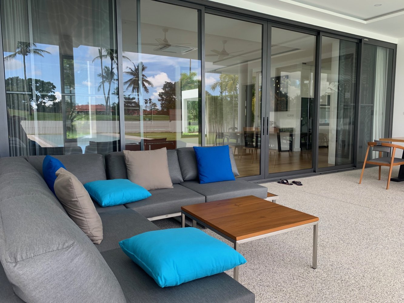Property image - full photo 4