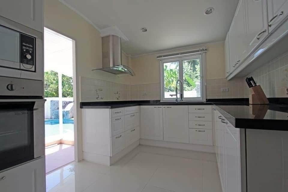Property image - full photo 10