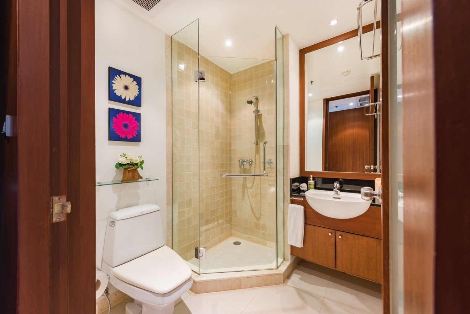 Property image - full photo 44
