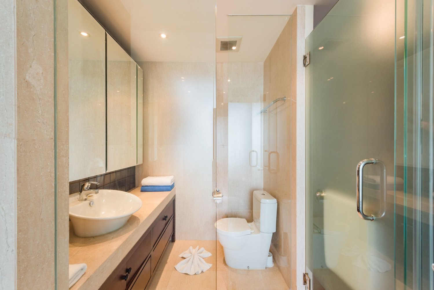 Property image - full photo 11