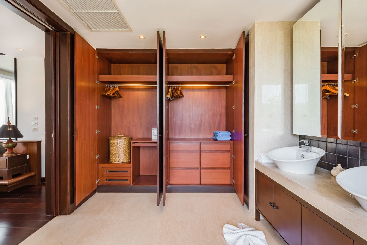 Property image - full photo 13