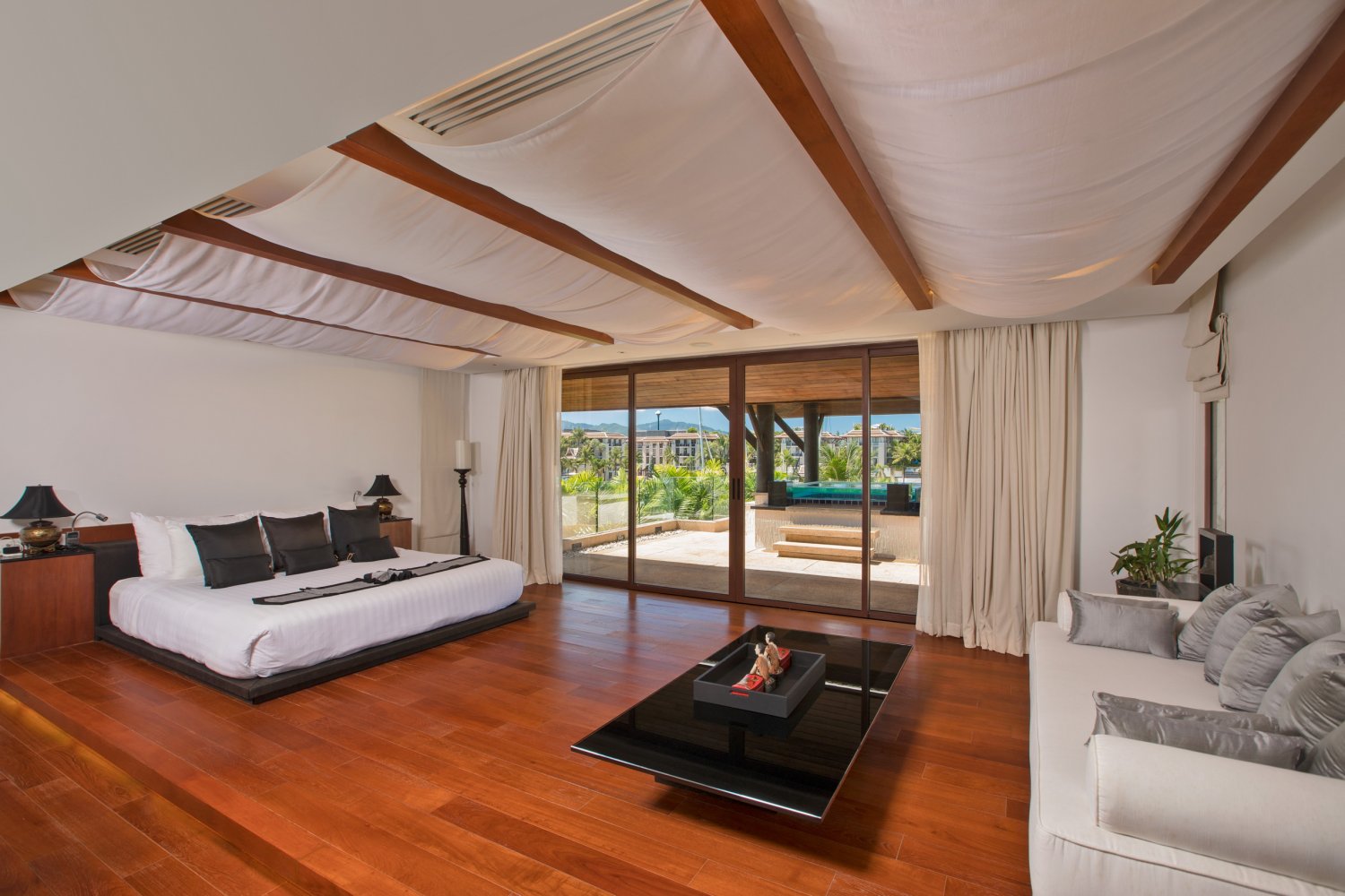 Property image - full photo 14