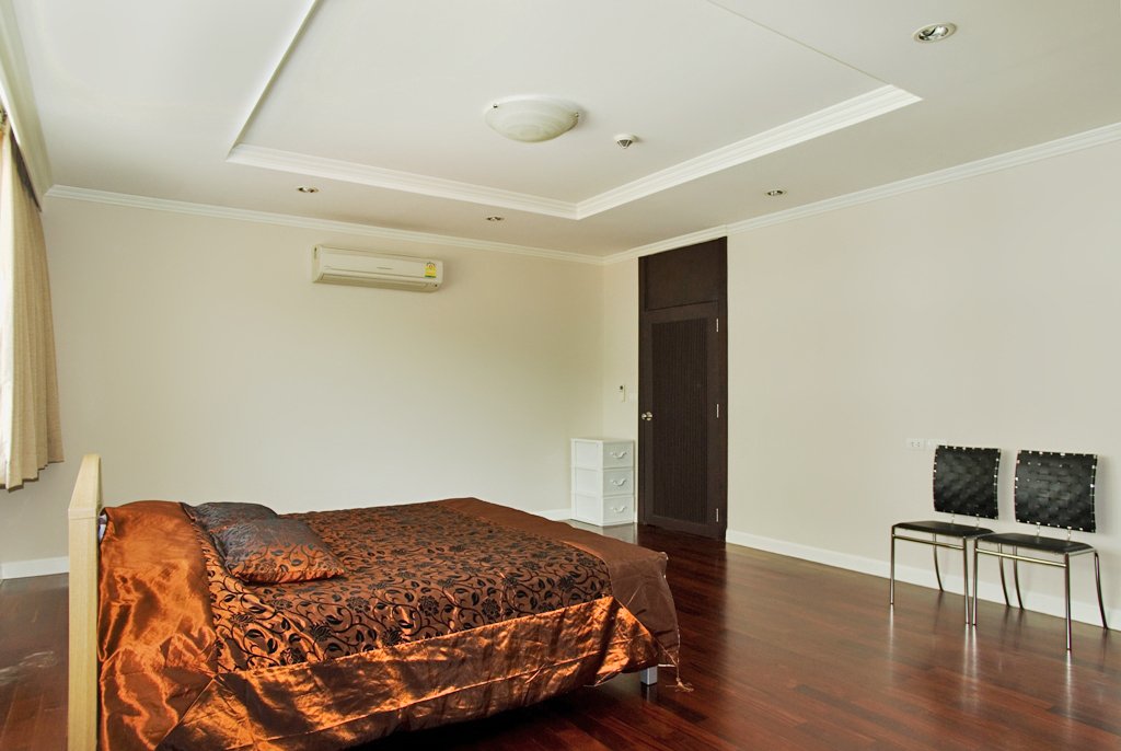 Property image - full photo 18