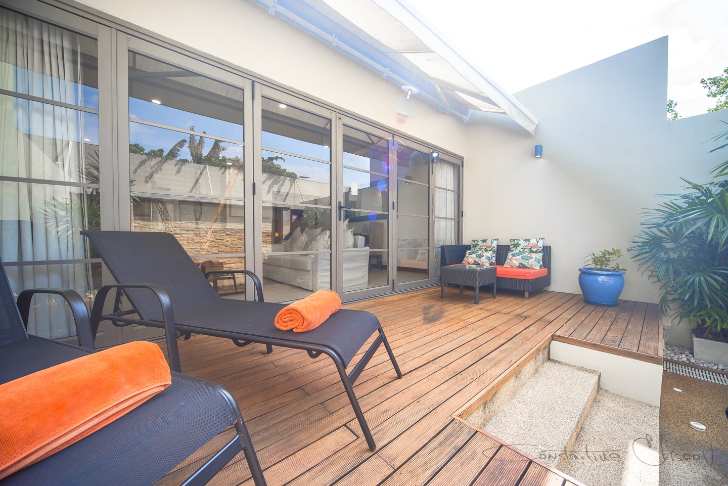 Property image - full photo 4
