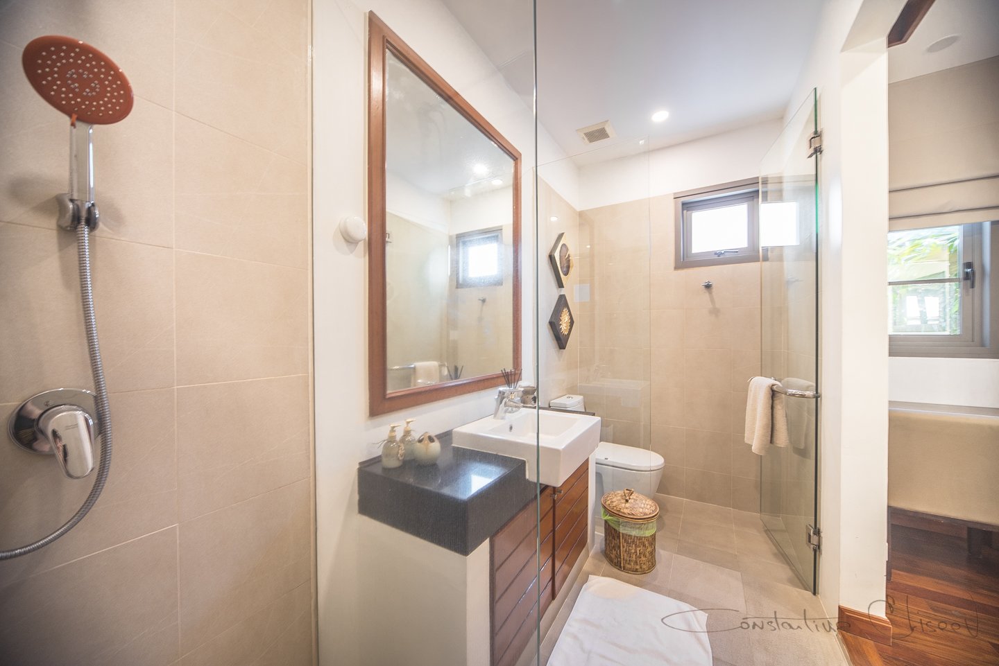 Property image - full photo 10