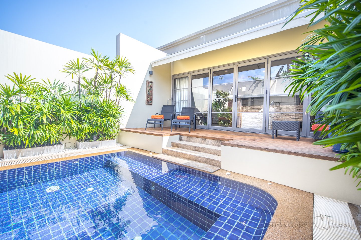 Property image - full photo 3