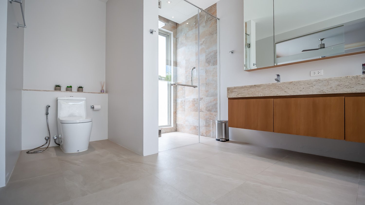Property image - full photo 43