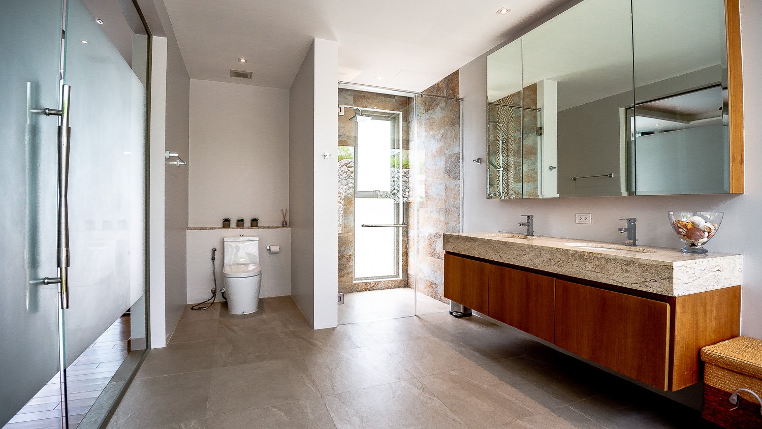 Property image - full photo 40