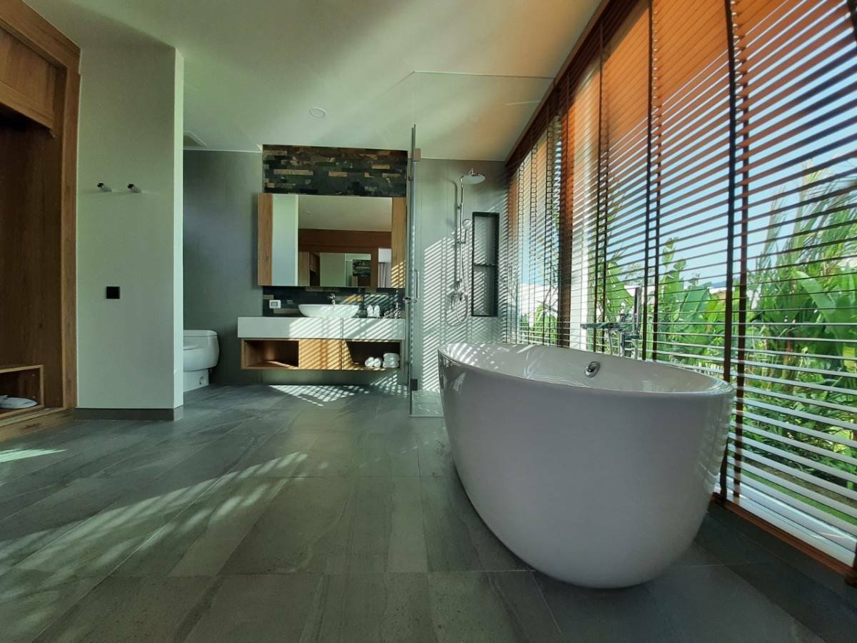 Property image - full photo 3