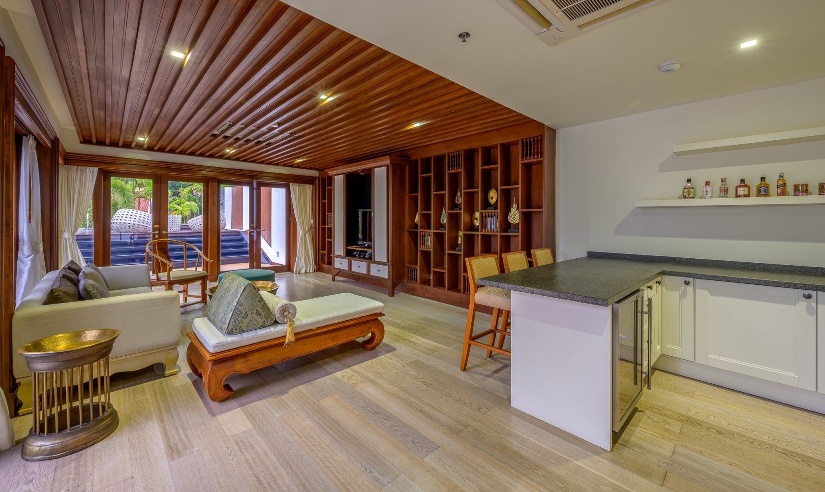 Property image - full photo 32