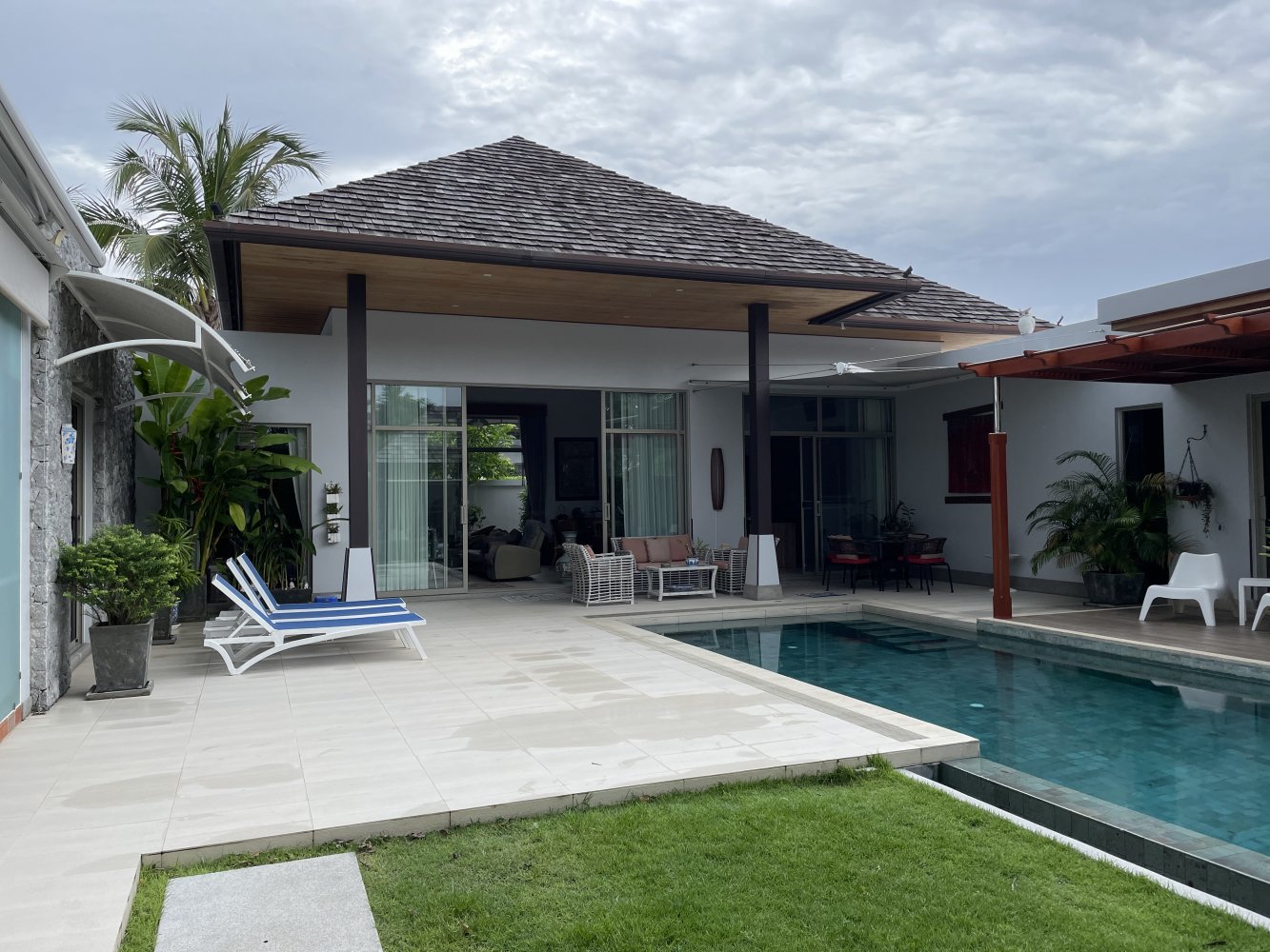 Property image - full photo 2