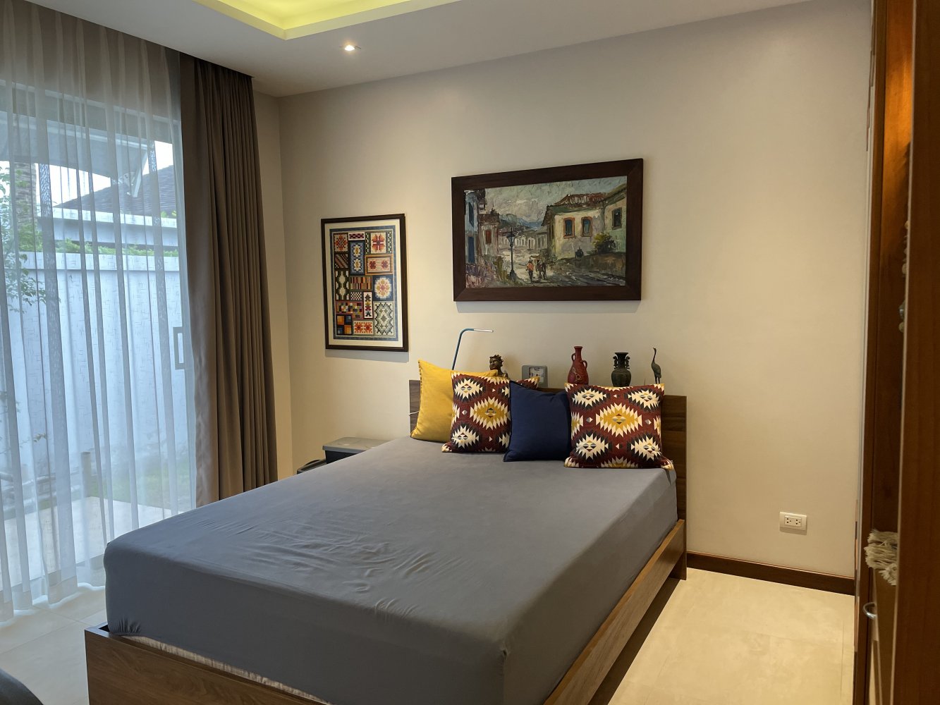 Property image - full photo 11