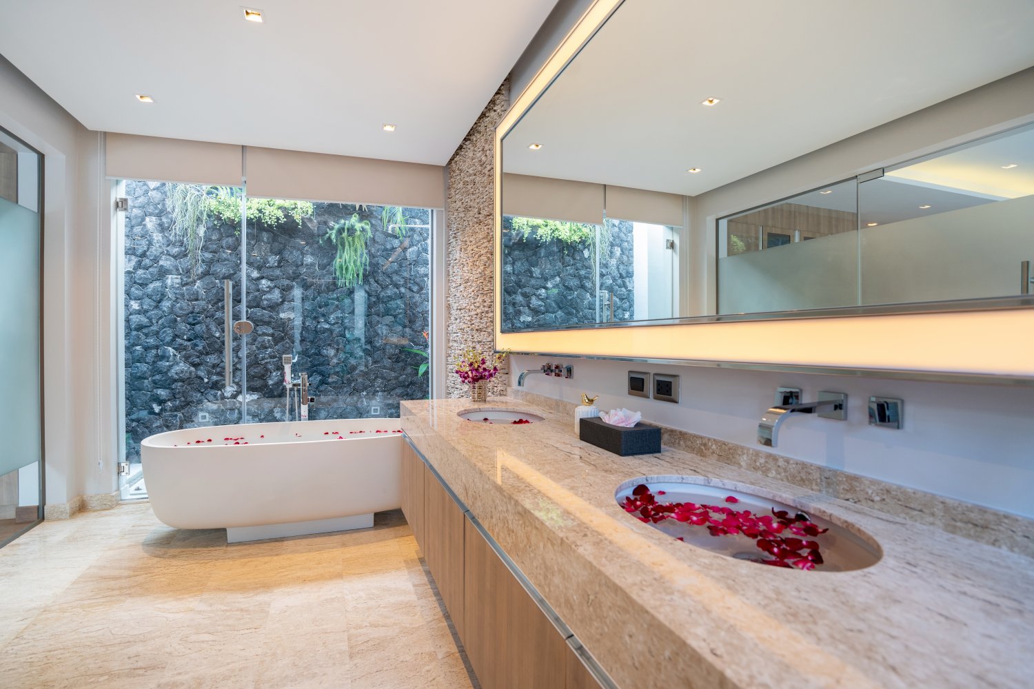 Property image - full photo 31