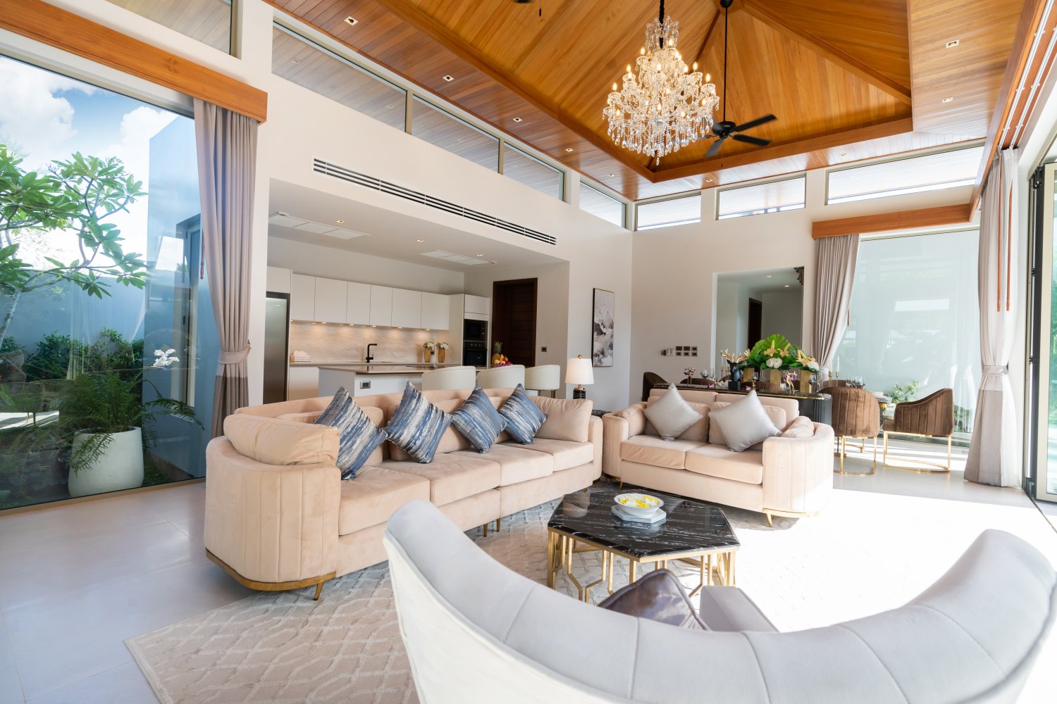 Property image - full photo 4