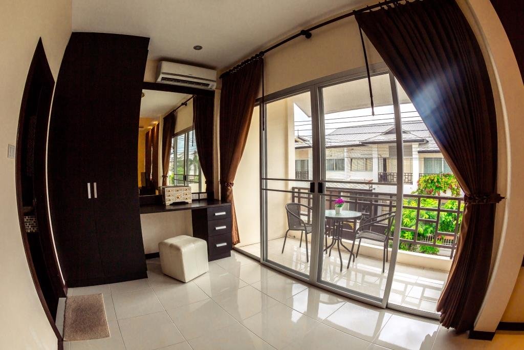 Property image - full photo 13