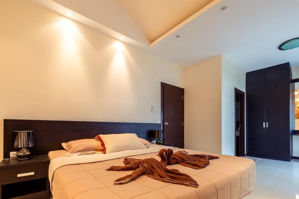 Property image - full photo 12