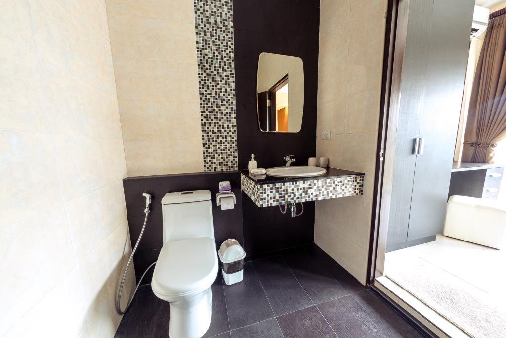 Property image - full photo 15