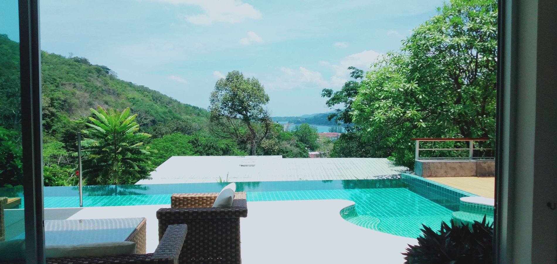 Property image - full photo 2