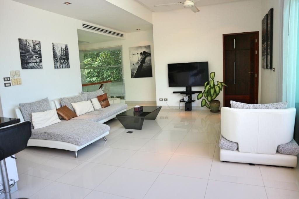 Property image - full photo 14