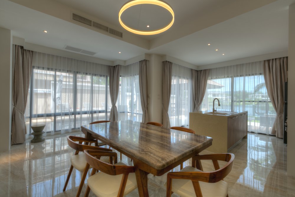 Property image - full photo 16