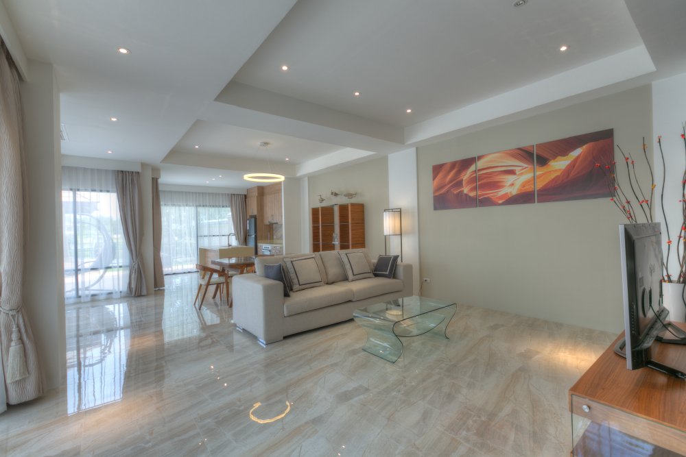 Property image - full photo 43