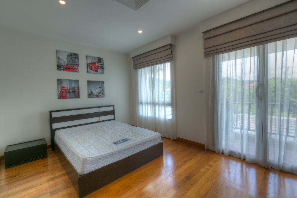 Property image - full photo 27