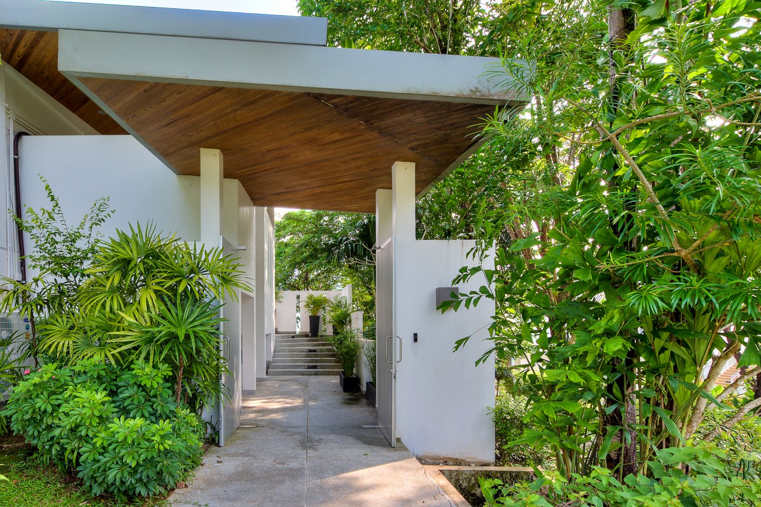 Property image - full photo 5