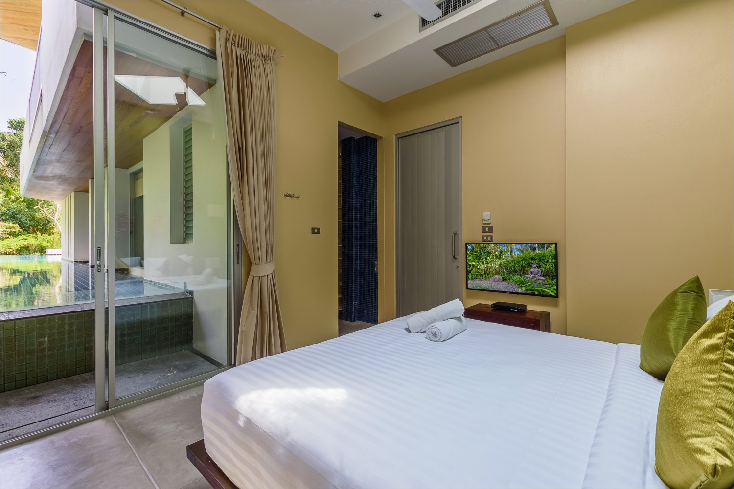 Property image - full photo 44