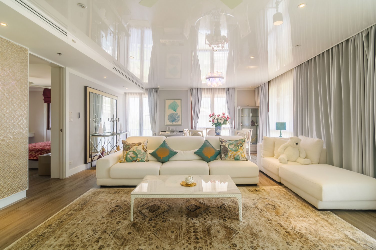 Property image - full photo 3