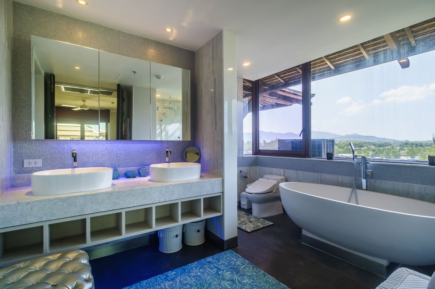Property image - full photo 36
