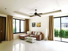 Property image - full photo 12