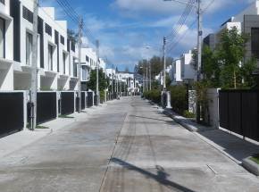 Property image - full photo 32