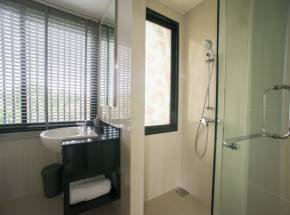 Property image - full photo 15