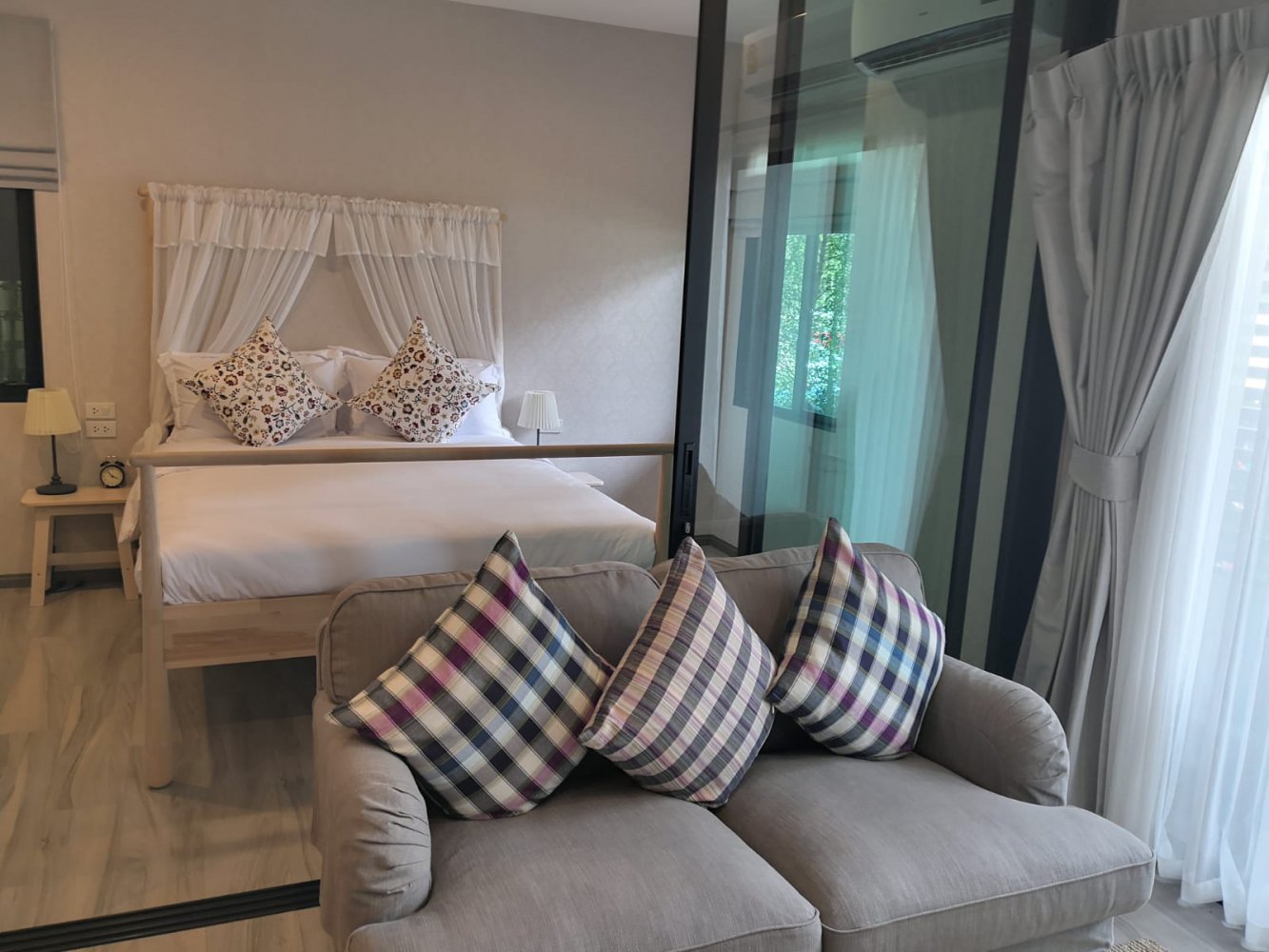 Property image - full photo 4